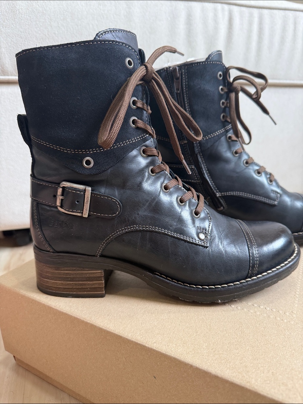 Taos Crave Boots (Ink Blue) size 8-8.5